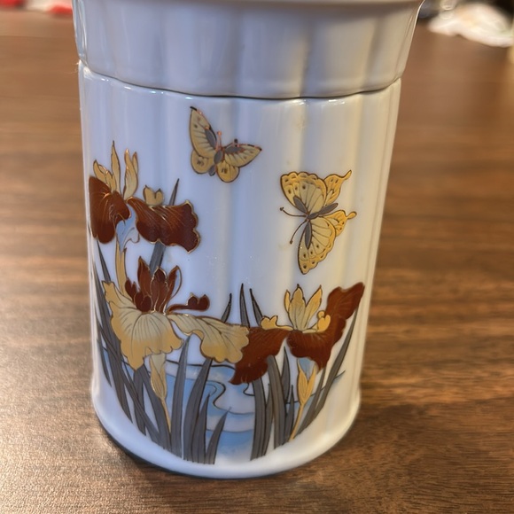 Butterfly Ceramic Container - Picture 2 of 9